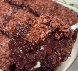 Bolo Chocolatudo: A Receita Definitiva para os Amantes de Chocolate