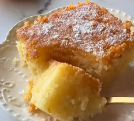BOLO DE TAPIOCA, COCO E LARANJA SEM GLÚTEN