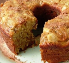 Bolinho de Banana Maçã Canela e Nozes