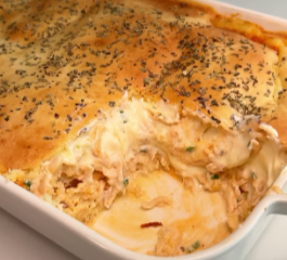 Torta de Liquidificador de Frango com Requeijão