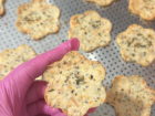 Ler matéria: Biscoitinho Crocante De Parmesão E Orégano Sem Glúten