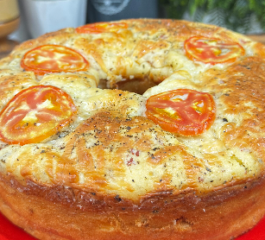 Bolo Salgado de Presunto e Queijo
