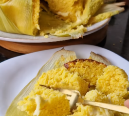 Bolo de Milho Assado na Palha