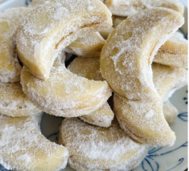 Luas de Mel: A Receita que Adoça Gerações com Carinho e Tradição