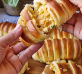 Pãozinho Recheado de Frango com Palmito