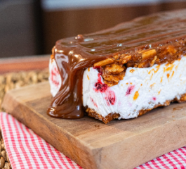 Torta de Doce de Leite com Framboesa