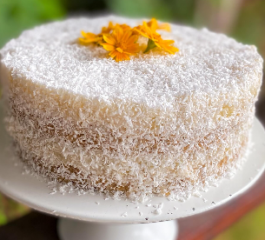 Bolo Gelado de Abacaxi com Coco Vegano