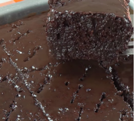 Bolo de Chocolate Molhadinho