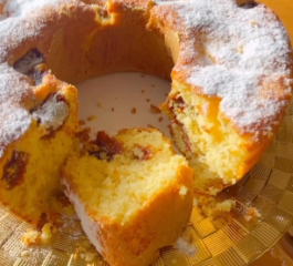 Bolo de Fubá com Laranja e Goiabada
