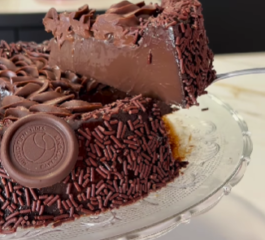 Brigadeirão: o pudim de chocolate da vovó que conquista corações