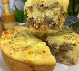 Torta Salgada de Carne de Sol