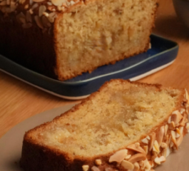 Bolo de Banana com Recheio de Amêndoa