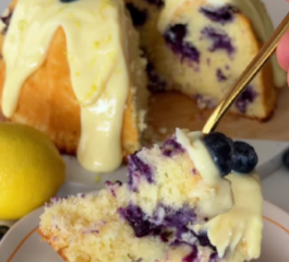 Bolo de Limão Siciliano e Mirtilos