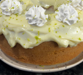 Bolo de Limão com Gelatina