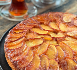 Bolo de Maçã Caramelizada Saudável