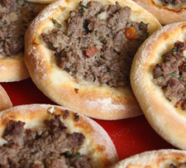 Esfirra Aberta de Carne Moída