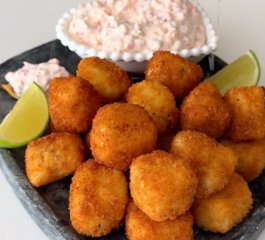 Peixe Empanado com Molho Tártaro
