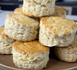 Scones: Uma Tradição Britânica no Chá da Tarde