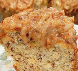 Bolo de Amendoim com Brigadeiro de Amendoim