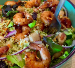 Couscous Marroquino com Molho Pesto e Camarões