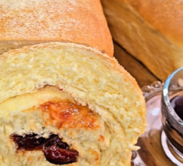 Pão de Fubá com Goiabada