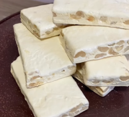 Torrone: Tradição, Doçura e Crocância em Uma Só Mordida