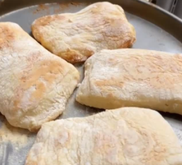 Ciabatta: O Pão Italiano de Miolo Aerado e Casquinha Crocante