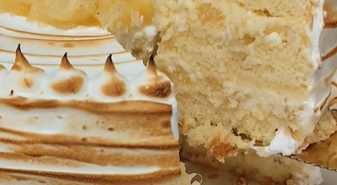 Bolo de Abacaxi com Merengue