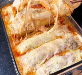 Panqueca de Frango ao Molho Vermelho