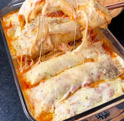 Panqueca de Frango ao Molho Vermelho