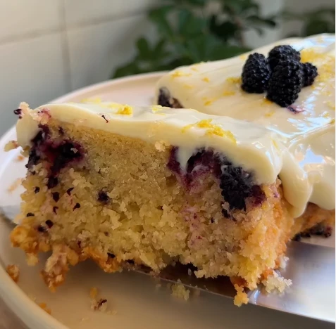 Bolo de Amora com Limão Siciliano